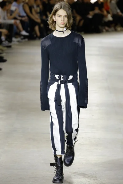 Look 33
